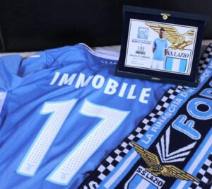 ESCLUSIVA – Lazio Club Campania, il pres. Perrotta visita il museo di casa Immobile: «Ciro sta bene a Roma» – FOTO
