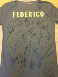 Curva Nord, toccante gesto per la famiglia di Federico: recapitata una maglia autografata