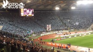 Roma-Lazio, la spettacolo della Curva Nord – Foto