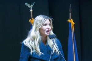 Quadro di Chinaglia appeso al ristorante. Ivanka Trump: «Che santo è?»