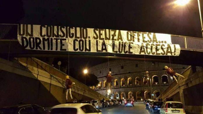 manichini colosseo sfottò lazio manichini