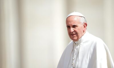 papa francesco scaled e1668449261555