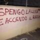 scritta contro paparelli