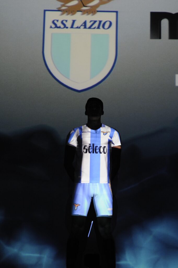 Lazio, giovedì 12 la presentazione della prima maglia: i dettagli 1 RIC4410