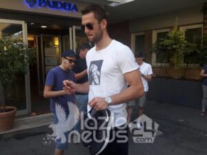 Calciomercato, la Juventus vuole de Vrij: i dettagli dell’offerta