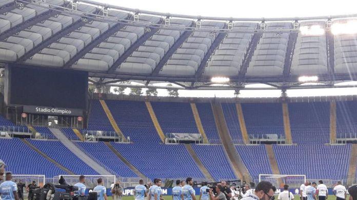 Rifinitura Lazio Olimpico 7 adesivi antisemiti