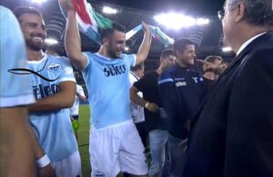 Lotito-deVrij, l’abbraccio al termine della partita: rinnovo più vicino?