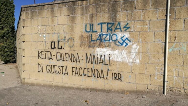scritte contro keita