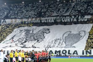 Juventus, striscione dei Viking per ‘Gabbo’ e la Lazio – FOTO
