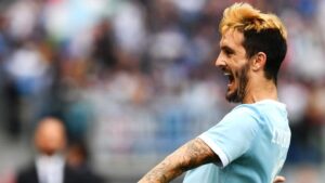 La figlia di Luis Alberto pronta per andare a vedere il papà allo stadio – FOTO
