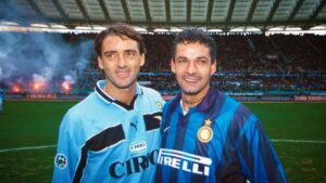 Dai dribbling in campo, alla giacca da allenatore: tanti auguri ‘Mancio’! – VIDEO