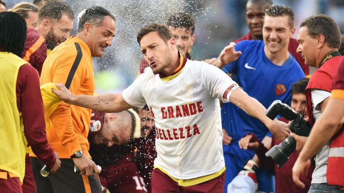 totti-esulta-roma-maggio-2015-ifa totti roma lazio