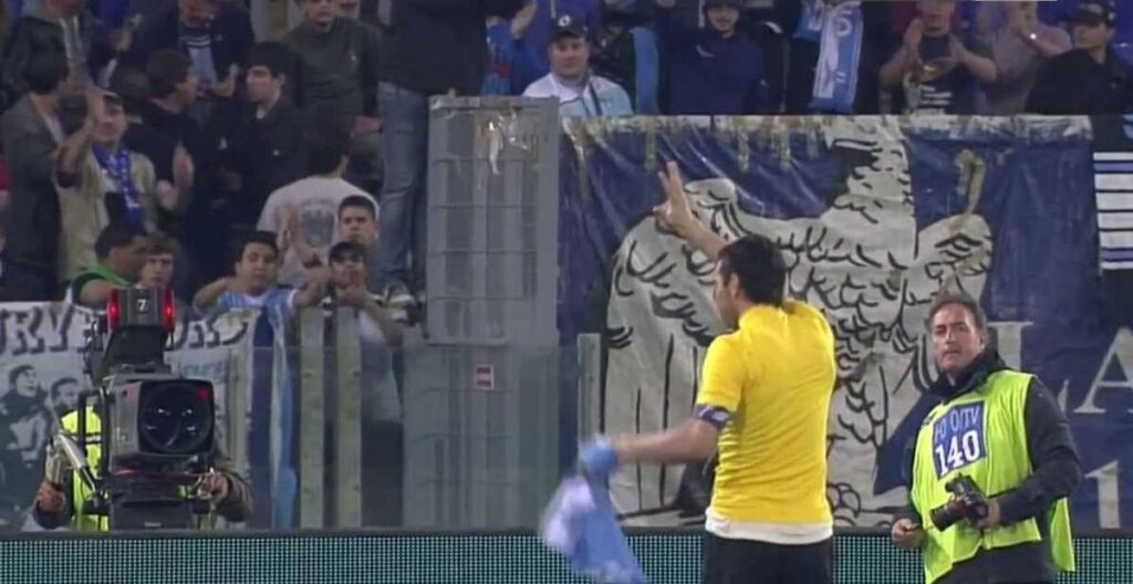 Supercoppa, Buffon e Bonucci fanno i complimenti alla Lazio 1 buffon curva nord