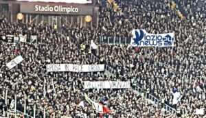 Lazio-Genoa, vincono solo gli ultras: gli striscioni della Curva Nord – FOTO