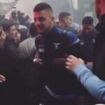 giocatori stazione termini tifosi