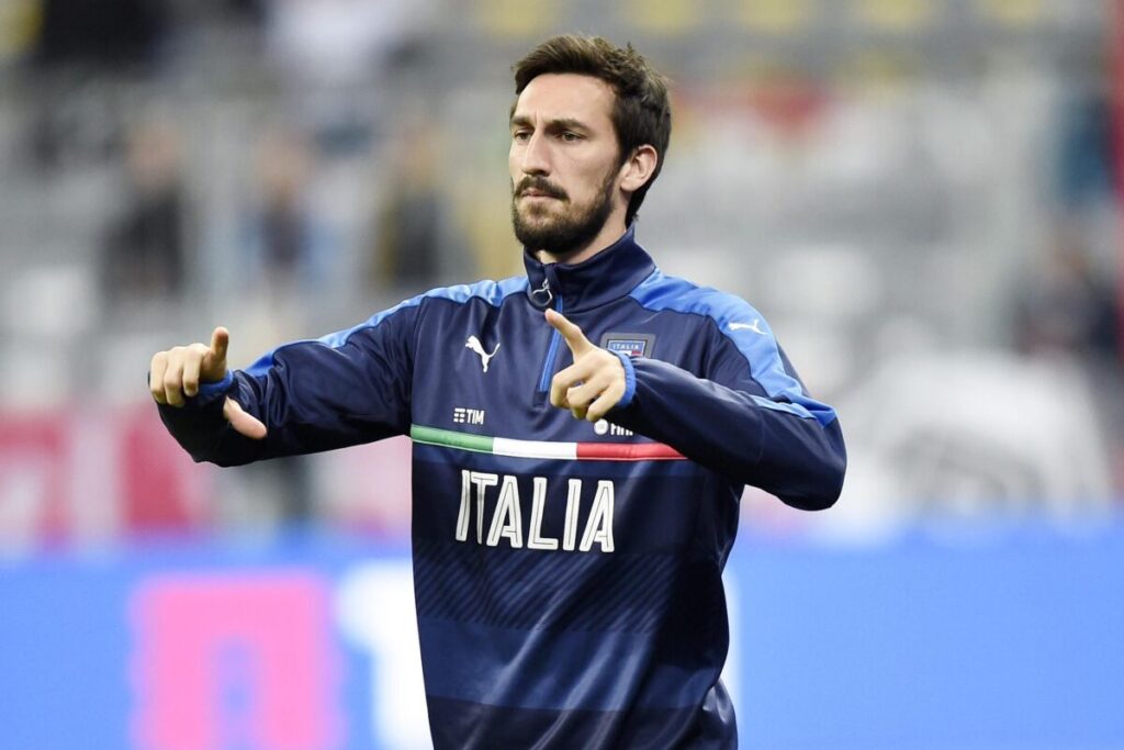 Astori, la Fiorentina comunica: «A Coverciano la camera ardente, giovedì i funerali a Firenze» 1 astori riscaldamento italia marzo 2016 ifa e1628260221776