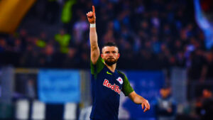 Salisburgo-Lazio, sugli spalti incontro di calciomercato