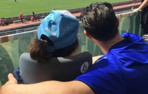 Chiara Insidioso torna allo stadio: quanta emozione nell’abbraccio col padre – FOTO