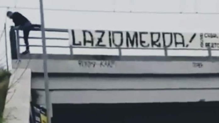 striscione roma lazio derby striscione roma lazio derby