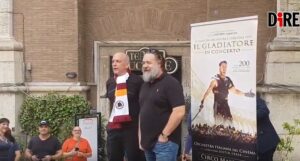 Russel Crowe: «Ho detto ‘Forza Roma’ per beneficenza, in realtà tifo Lazio»
