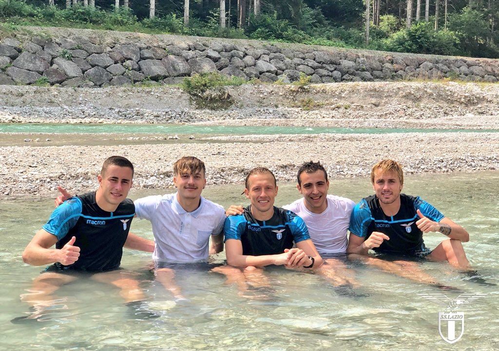 Lazio Social: due audaci tifosi vincono una "fredda scommessa" con Lucas Leiva e Marusic - FOTO 1 lazio auronzo