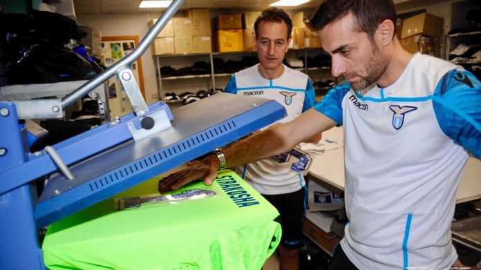 lazio-inter-maglie-tifosi-2