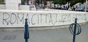 Roma, scritte antisemite contro la Lazio: e la stampa rimane in silenzio – FOTO