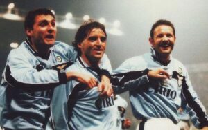 Mihajlovic, la Lazio celebra la punizione di Mihajlovic “As usual”- VIDEO