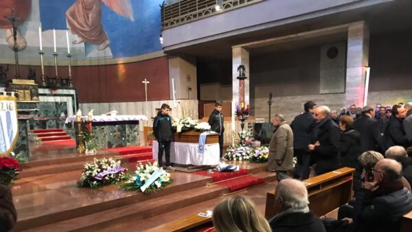 Funerali felice pulici
