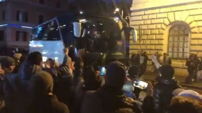 Foto tifosi lazio stazione termini Lazio tifosi