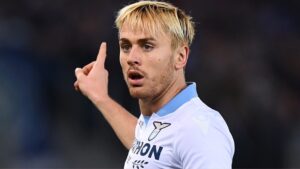 Lazio, Patric segue la moda lanciata da Luis Alberto FOTO