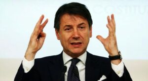 Coronavirus, Conte: «Concreto rischio ritorno focolai, serve prudenza»