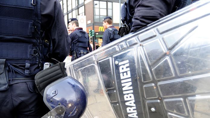 carabinieri-agenti