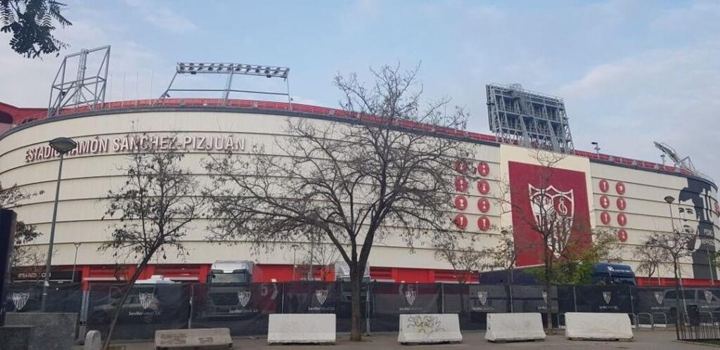 Siviglia, mille i tifosi della Lazio al Sanchez Pizjuan: città blindata e pericolo scontri 1 index 7