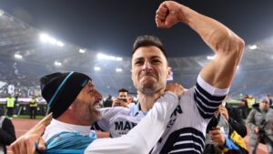 Serie A, ecco i veterani: sul podio i laziali Radu e Lulic