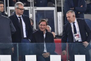 Italia-Grecia, all’Olimpico il ds Tare e l’ex Roma Totti uno accanto all’altro