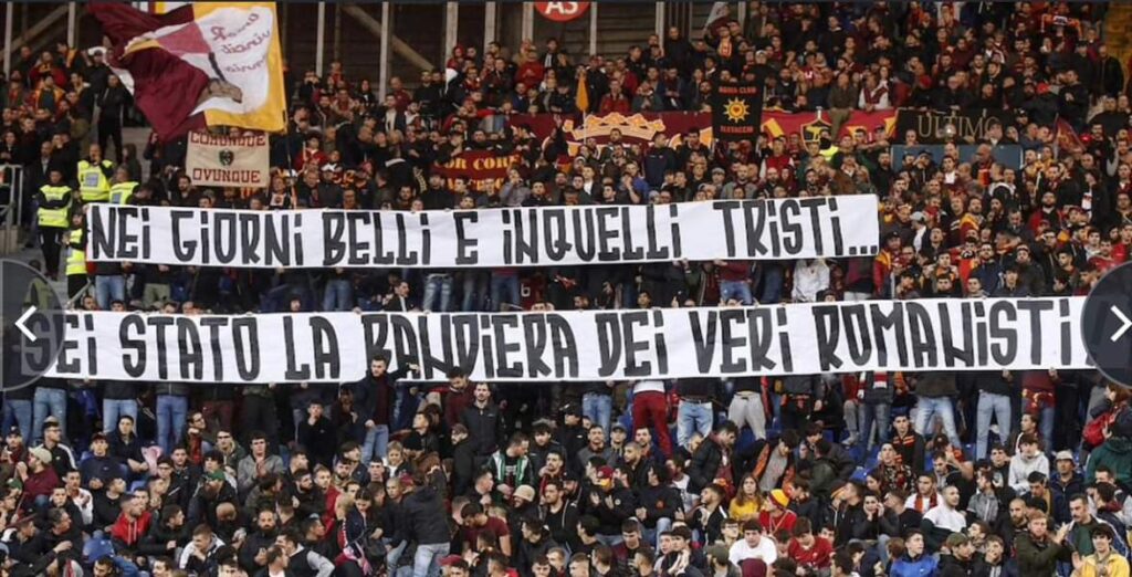 Roma, striscione per De Rossi. Ma arriva un altro errore di grammatica... - FOTO 1 Roma