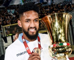 Lazio, Wallace celebra la Coppa Italia vinta lo scorso anno FOTO