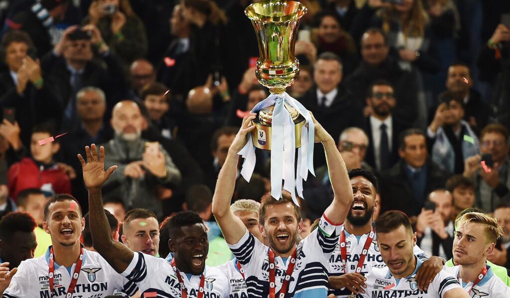 Lulic saluta la Lazio. Da Leiva a Milinkovic, i messaggi dai compagni FOTO 1 supercoppa