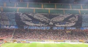 Inter-Lecce, i tifosi nerazzurri dedicano una scenografia a Diabolik – FOTO