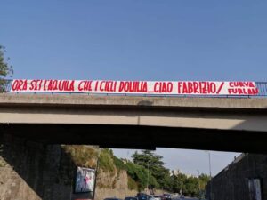 Diabolik, l’omaggio delle curve di Salernitana, Varese e Triestina – FOTO