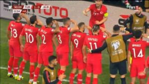 Turchia, nuove polemiche: i calciatori esultano e inneggiano Erdogan