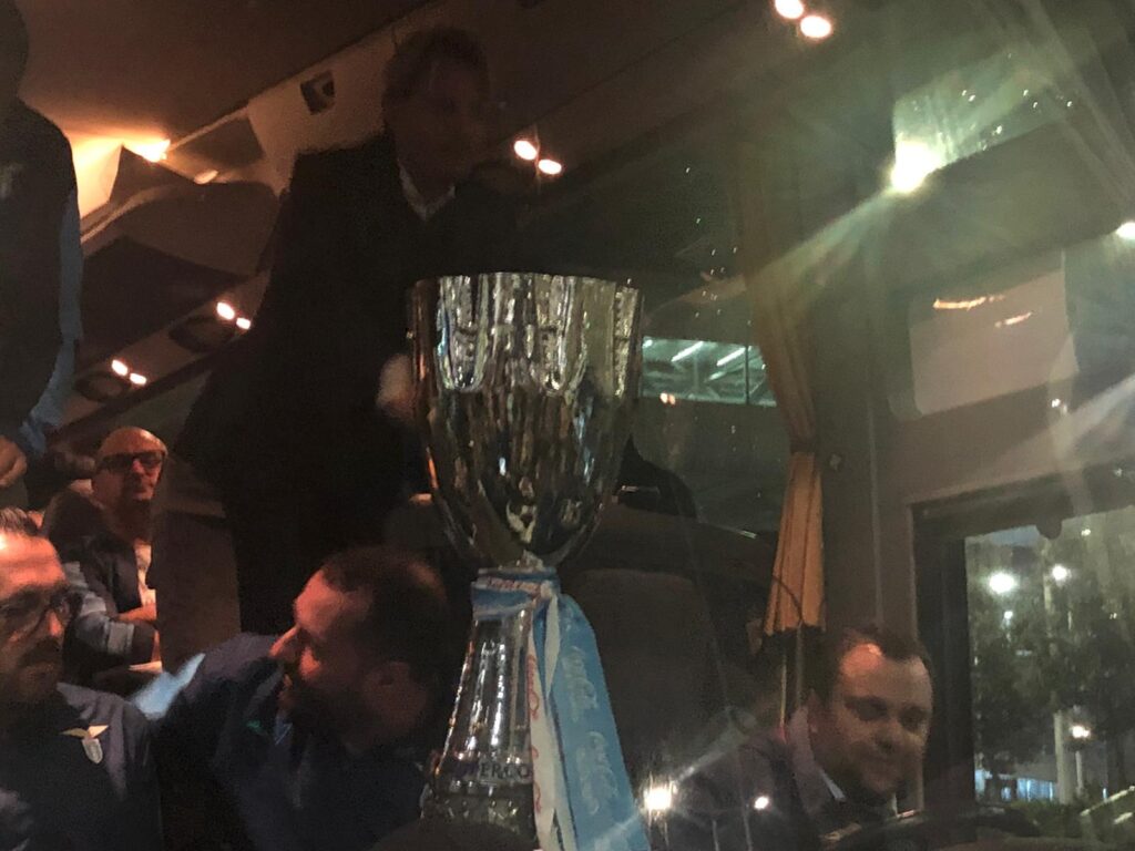 Lazio, a Fiumicino è festa grande all'arrivo dei giocatori FOTO&VIDEO 1 WhatsApp Image 2019 12 23 at 07.16.56