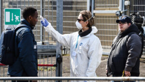 Serie A, Tarro: «Il Coronavirus soffre il caldo, allo stadio anche da domani»