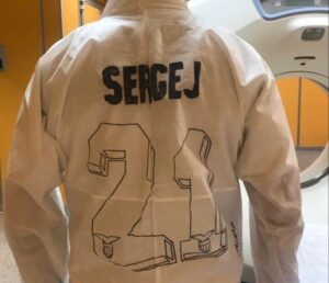 Eroi in corsia, la dedica a Milinkovic: «Così il mio camice diventa di ferro!» – FOTO