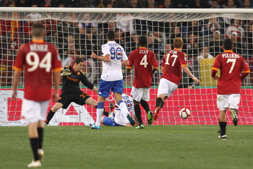 Pazzini verso l'addio al calcio: «Mi ritiro, ma non è ancora ufficiale» 1 gol Pazzini C11C3714