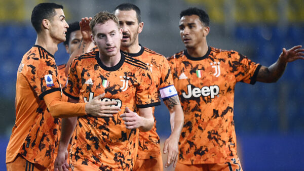 Esultanza Juve Kulusevski