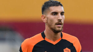 Roma, striscione a Trigoria: «Pellegrini non è il mio capitano»