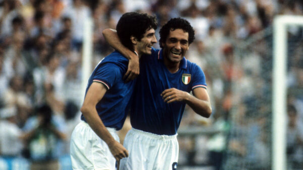 Paolo Rossi li und Claudio Gentile beide Italien Torjubel