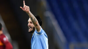 Lazio, tre gol tutti su azione nel derby: mai accaduto nell’era Lotito